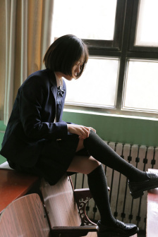 不扣纽的女孩详情介绍